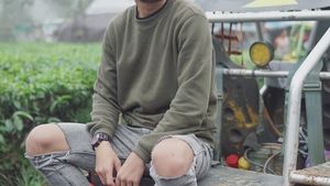 Gaya Syamsir Alam, Pemain Bola Ganteng yang Memikat Hati Miss Universe