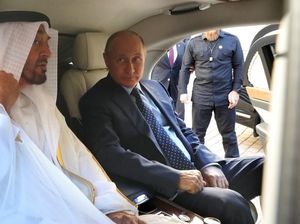 Putin Pamer Mobil Dinas Buatan Rusia ke Pangeran Abu Dhabi