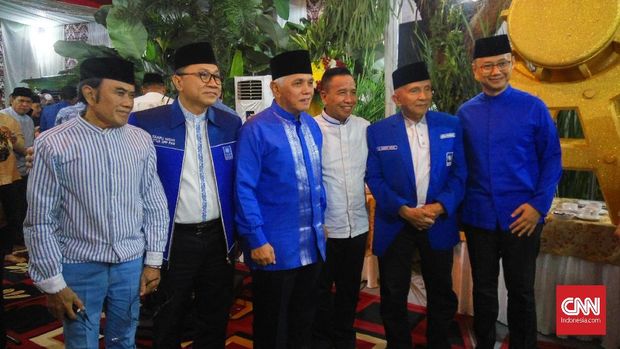 Ketua Umum PAN Zulkifli Hasan, betas Ketua Umum PAN Hatta Rajasa, politikus senior PAN Amien Rais, di Jakarta, Sabtu (9/6).