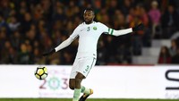 Dari Arab Saudi, ada Osama Hawsawi. Pemian 32 tahun itu mencatatkan 137 caps dengan sumbangan tujuh gol. (Foto: Octavio Passos/Getty Images) Dari Arab Saudi, ada Osama Hawsawi. Pemian 32 tahun itu mencatatkan 137 caps dengan sumbangan tujuh gol. (Foto: Octavio Passos/Getty Images)