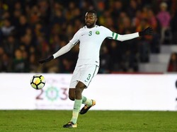 Dari Arab Saudi, ada Osama Hawsawi. Pemian 32 tahun itu mencatatkan 137 caps dengan sumbangan tujuh gol. (Foto: Octavio Passos/Getty Images)