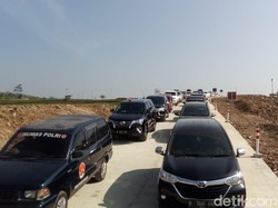Jembatan Kenteng Semarang Padat, Pemudik Dialihkan ke Jalur Utama