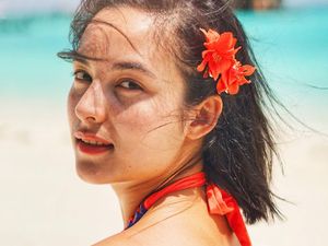 Kebiasaan Para Artis Selfie Pakai Oppo Find X