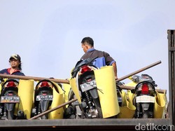 THR Cair, PNS Berburu Motor