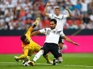 Guendogan Dicemooh Suporter Jerman, Loew Kesal