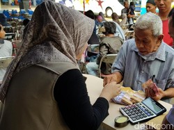 Sebelum Pulang Kampung, Uang Jeger Diburu Pemudik di Sukabumi
