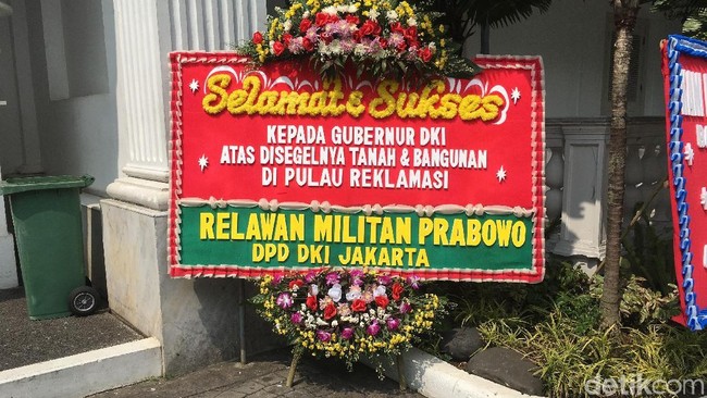 Anies Dapat Karangan Bunga Puji Penyegelan Pulau D Reklamasi