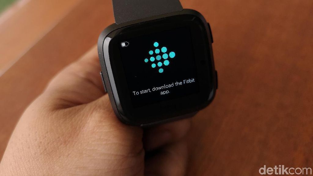 Unboxing Smartwatch Terbaru Fitbit di Jakarta