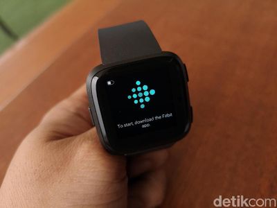 Unboxing Smartwatch Terbaru Fitbit di Jakarta