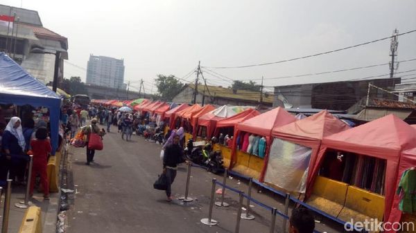 Foto: Weekend Jelang Lebaran, Tanah Abang Masih Sepi