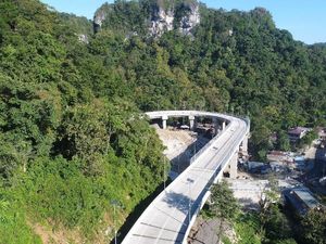 Jalan Layang Poros Maros-Bone di Tompo Ladang Mulai Dibuka Besok Jalan Layang Poros Maros-Bone di Tompo Ladang Mulai Dibuka Besok