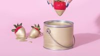 Visual Artist Ini Ciptakan Seni Visual Melalui Makanan dan Buah-Buahan