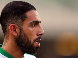 Ashkan Dejagah merupakan kapten dari timnas Iran. Dia sudah enam tahun membela Iran. (Foto: Amin M. Jamali/Getty Images)