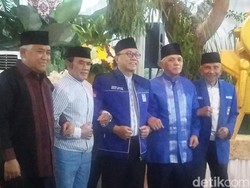 Amien hingga Rhoma Buka Puasa Bersama di Rumah Zulkifli