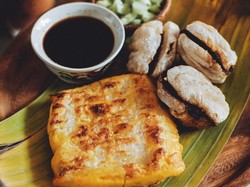 Mencicip Pempek di Bekasi yang Tersohor Kelezatannya