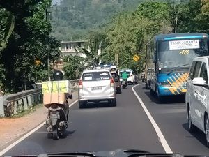 Mudik Dilarang: Rental Mobil Amsyong, Sopir Menjerit Pasrah Mudik Dilarang: Rental Mobil Amsyong, Sopir Menjerit Pasrah