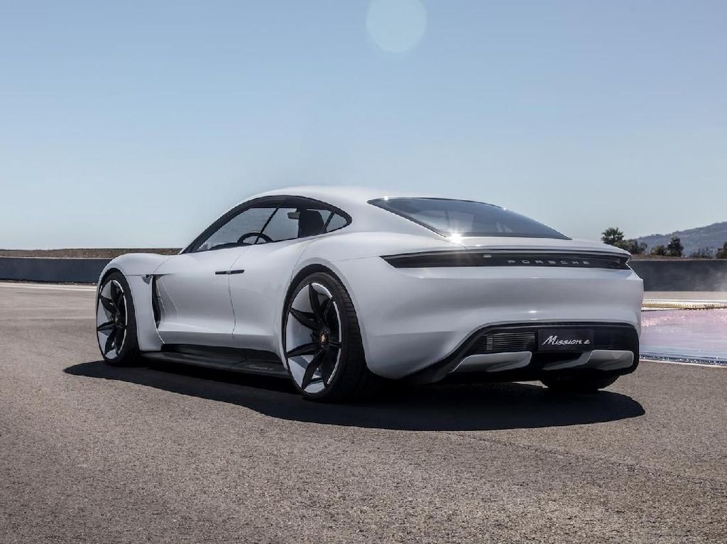 Porsche Taycan, Mobil Listrik Pilihan Bill Gates Bisa Dibeli di Jakarta Porsche Taycan, Mobil Listrik Pilihan Bill Gates Bisa Dibeli di Jakarta