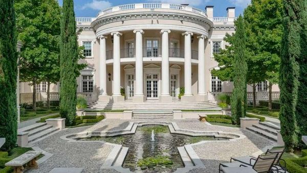 Mengintip Megahnya Gedung Putih KW yang Laku Rp 154 Miliar