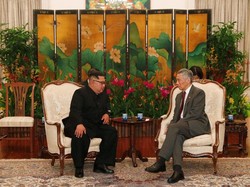 Kim Jong Un Bertemu PM Singapura