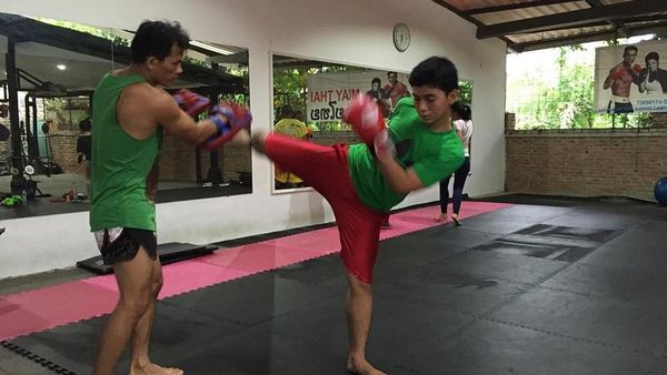 Intip Bintang Muda Nan Ganteng Ajil Ditto Olahraga Sambil Ngegombal!