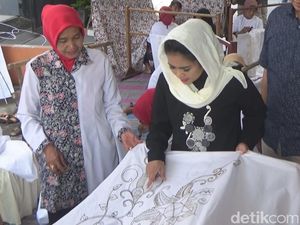 Puti Minta Pengrajin Batik Mojokerto Kembangkan Motif Lawas