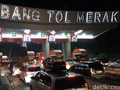 Foto: Kondisi Mudik Merak yang Disebut Habiburokhman Bagai Neraka