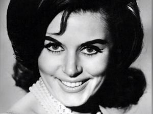 Bond Girl Pertama, Eunice Gayson Meninggal Dunia