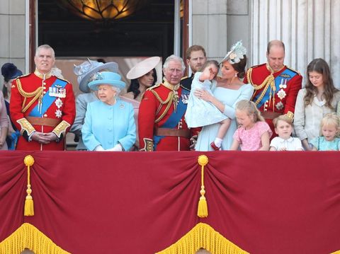 Saat Putri Charlotte Jatuh di Peringatan Ultah Ratu Elizabeth/