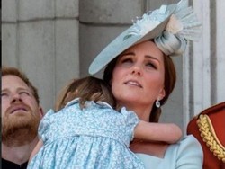 Saat Putri Charlotte Jatuh di Peringatan Ultah Ratu Elizabeth