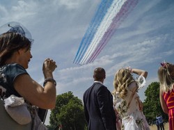 Atraksi Udara Pesawat-pesawat Kerajaan Inggris di Pertemuan G7