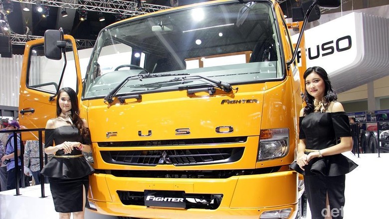 Truk Fighter Simbol Kesiapan Mitsubishi Fuso Sambut Euro 4