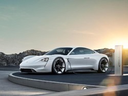 Lampu Hijau untuk Porsche Taycan Sport Turismo