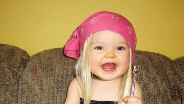 Super Gemas! Potret 8 Bayi yang Sangat Mirip dengan Bonekanya