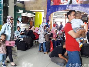 H-5 Lebaran, Stasiun Gambir Dipadati Pemudik