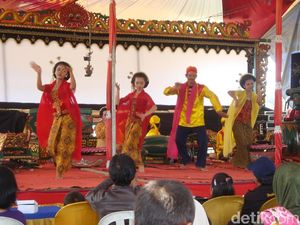 Mudik ke Banyumas, Dihibur Kesenian Kuda Lumping & Lengger