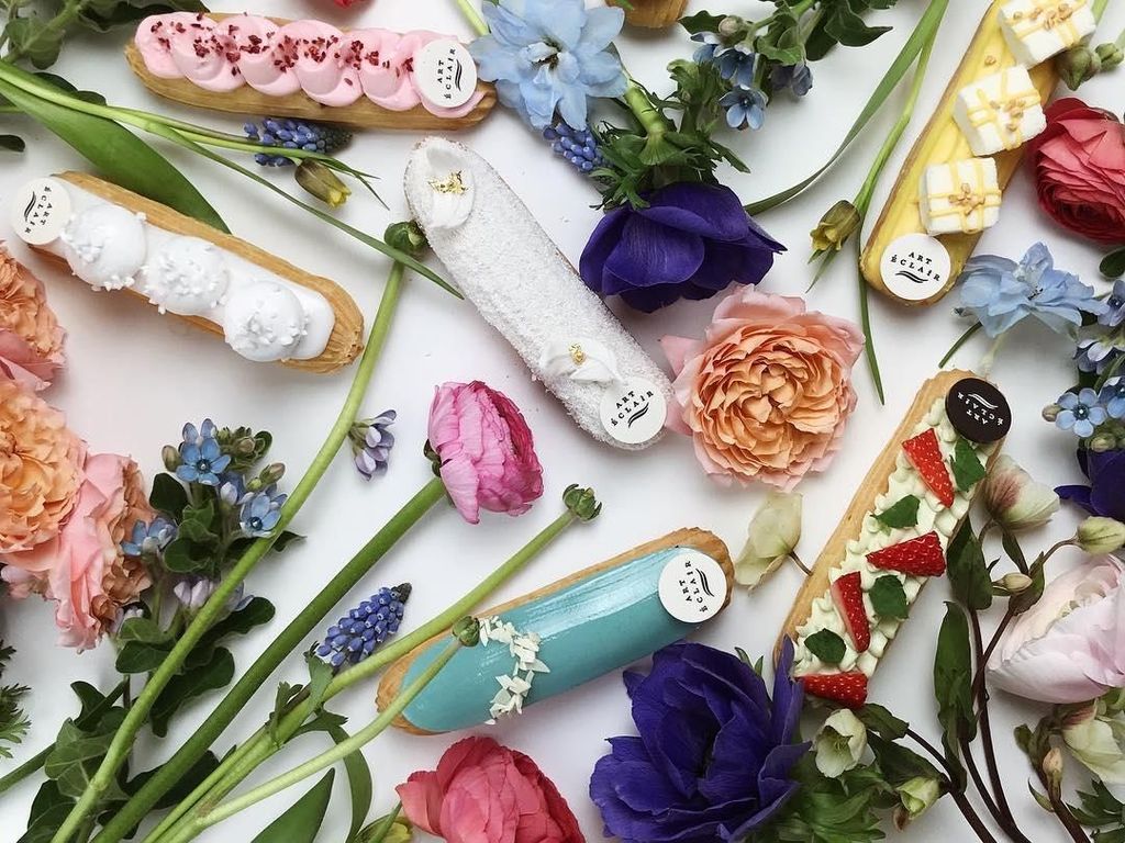 Deretan Eclair Cantik Penuh Warna Ini Bikin Tak Tega Melahapnya Deretan Eclair Cantik Penuh Warna Ini Bikin Tak Tega Melahapnya