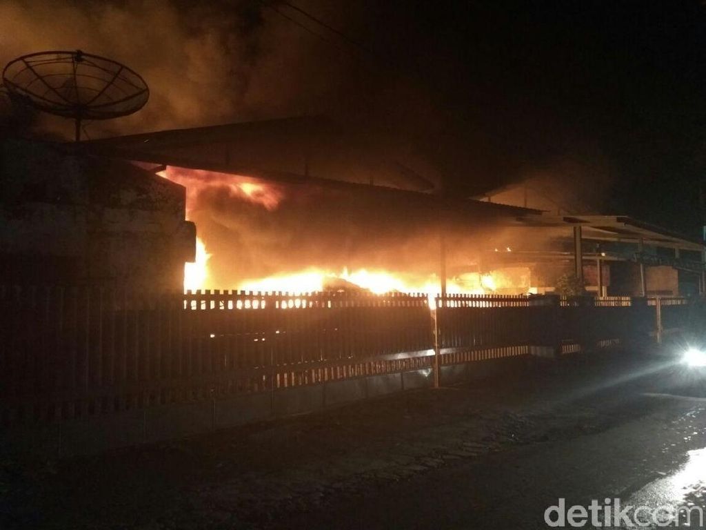 Penyebab Kebakaran Pabrik Plastik di Malang akan Diselidiki