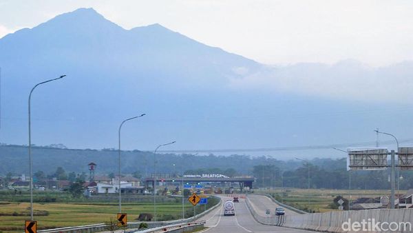 Foto: Panorama Jalan Tol yang Disebut Terindah di Jalur Mudik