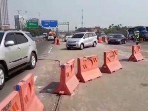 Macet Jelang Rest Area, Contraflow Diberlakukan di Km 35 Tol Japek