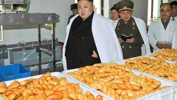 Mengintip Gaya Kim Jong Un Saat Makan dan Pose dengan Makanan