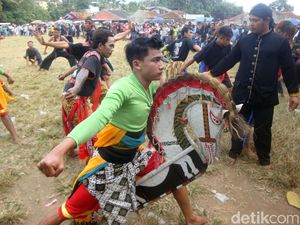 Aneka Kesenian Siap Hibur Pemudik yang Pulang ke Banyumas