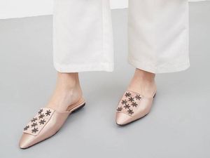 10 Opsi Sandal dan Selop Cantik untuk Dipakai di Hari Lebaran