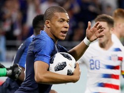 2. Kylian Mbappe. Penyerang berusia 19 tahun ini lahir di Paris, Prancis pada 20 Desember 1998. Menjadi sensasi saat direkrut Paris Saint-Germain seharga 180 juta euro dan kini sudah mencetak 4 gol dari 15 penampilan untuk timnas Prancis. (Foto: Emmanuel Foudrot/Reuters)