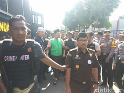 Dikawal Ketat, Alfian Tanjung Dijebloskan ke Lapas Porong