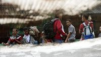 Melihat Ramainya Terminal Kampung Rambutan di H-5 Lebaran