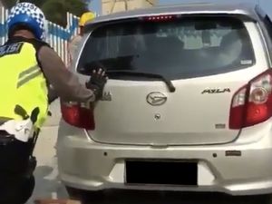 Ayla Loyo di Kali Kenteng, Daihatsu Nilai Bukan Karena Mobil dan Jalan Ayla Loyo di Kali Kenteng, Daihatsu Nilai Bukan Karena Mobil dan Jalan