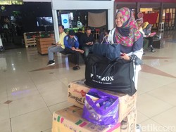 Mudik ke Semarang, Indah Bawa Baju Gamis dan Nastar untuk Ibu