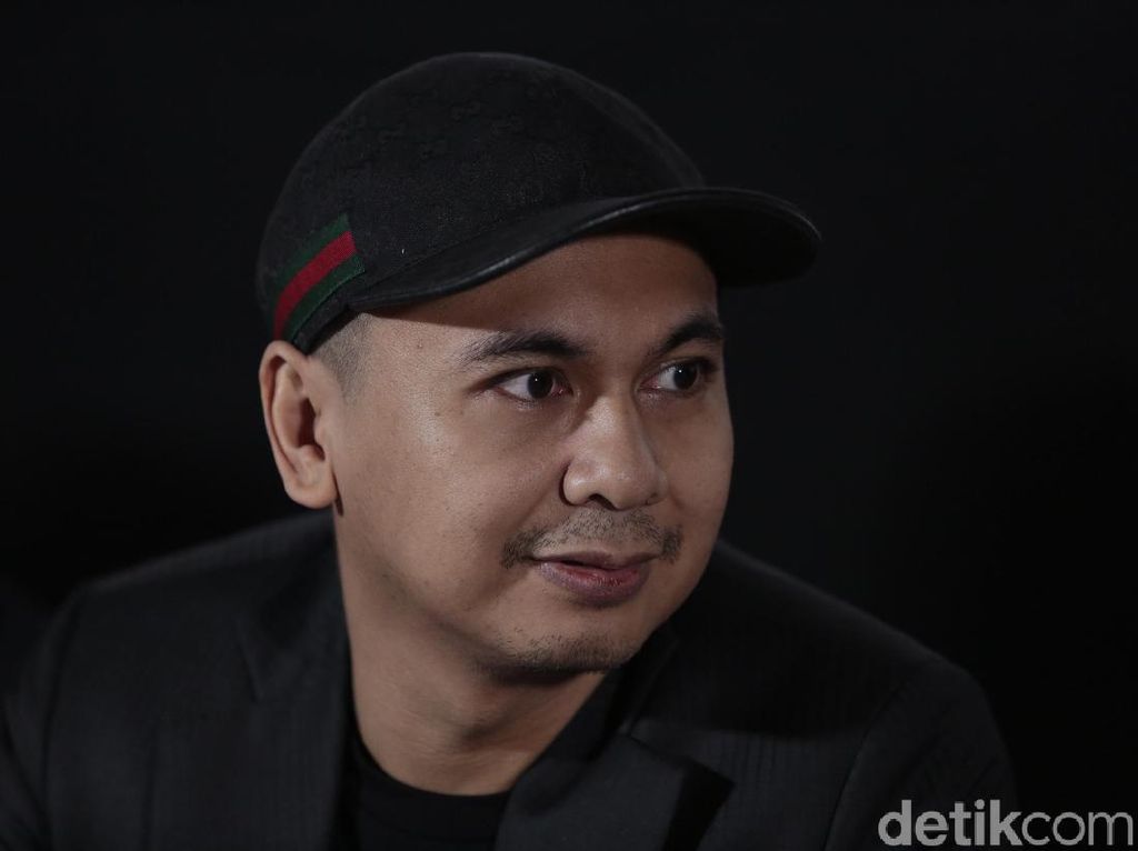 Wah, Diam-diam Raditya Dika Juga Suka Sportcar Wah, Diam-diam Raditya Dika Juga Suka Sportcar