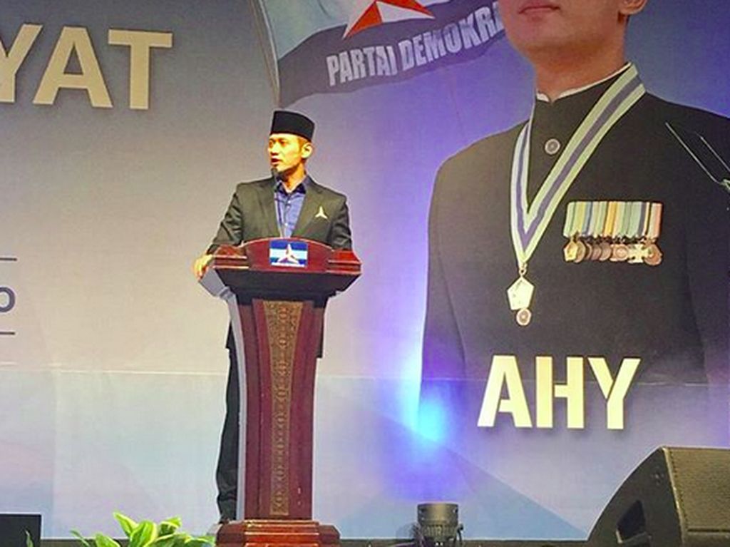 Surat SBY dari Singapura: AHY Pimpin Pemenangan Pemilu PD Surat SBY dari Singapura: AHY Pimpin Pemenangan Pemilu PD