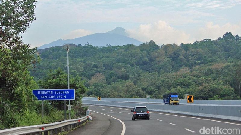 Panorama Jalan Tol yang Terindah di Jalur Mudik